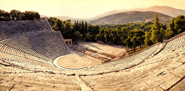Η λέξη Επίδαυρος σημαίνει: &quot;Δρά Επί της Αύρας&quot;.